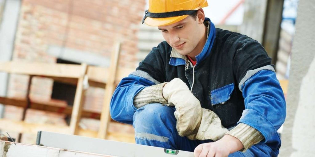 Maçon Besançon : Comment choisir le bon expert pour vos travaux ?